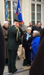 kings-rep-at-inauguration-of-plaque-at-swedish-canteen